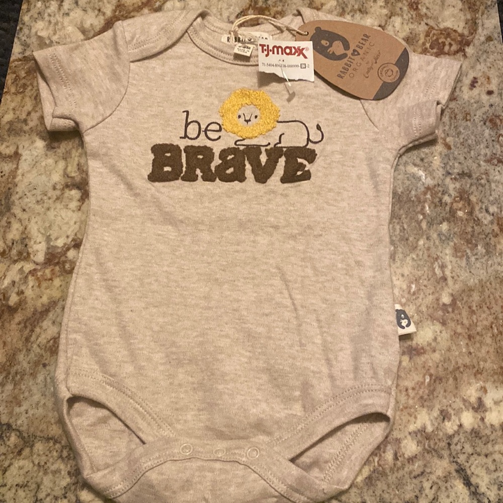 NWT size 6-9 Months rabbit ♥️bear onesie lion “BE BRAVE”